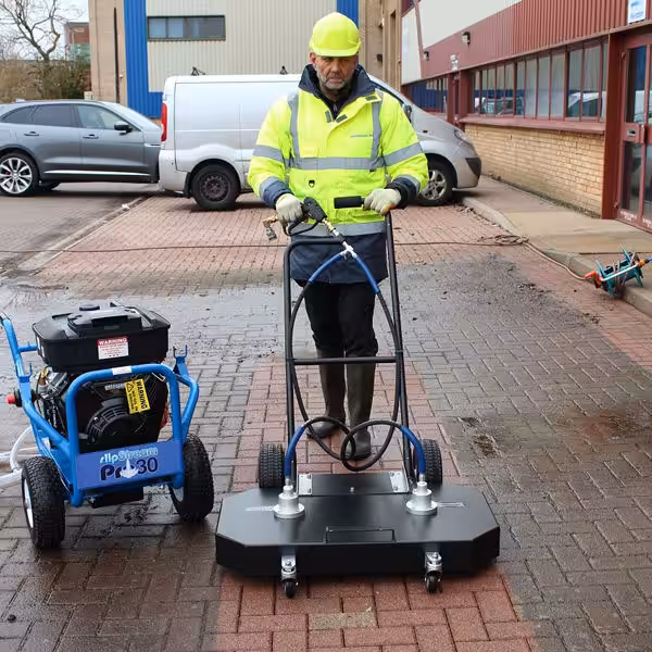 pro30 action1 1 Aparat de spalat cu presiune slipStream™ si curatitor suprafete Pro 30 | Spinaclean LTD - Magazin Online Unilift Serv Aparat de spalat cu presiune Aparat de spalat cu presiune slipStream™ si curatitor suprafete Pro 30 | Spinaclean LTD - imagine 7
