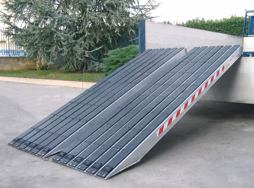 m120s r 1 transformed Rampa incarcare L:3000 | Metalmec - Magazin Online Unilift Serv Rampa incarcare L:3000 Rampa incarcare L:3000 | Metalmec - imagine 2