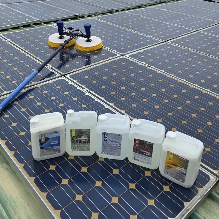 Cinci bidoane Chemitek așezate pe un panou fotovoltaic, peria electrică în spate