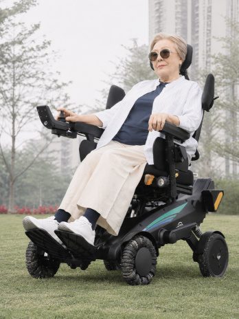 xsto x12 galerie3 Robot de mobilitate pentru orice teren, urcă scări | X12 | XSTO - Magazin Online Unilift Serv X12 | XSTO
