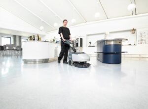 Mașină de spălat-aspirat mică, împinsă, pe acumulatori, SC351, rezervor 11/11 L | Nilfisk