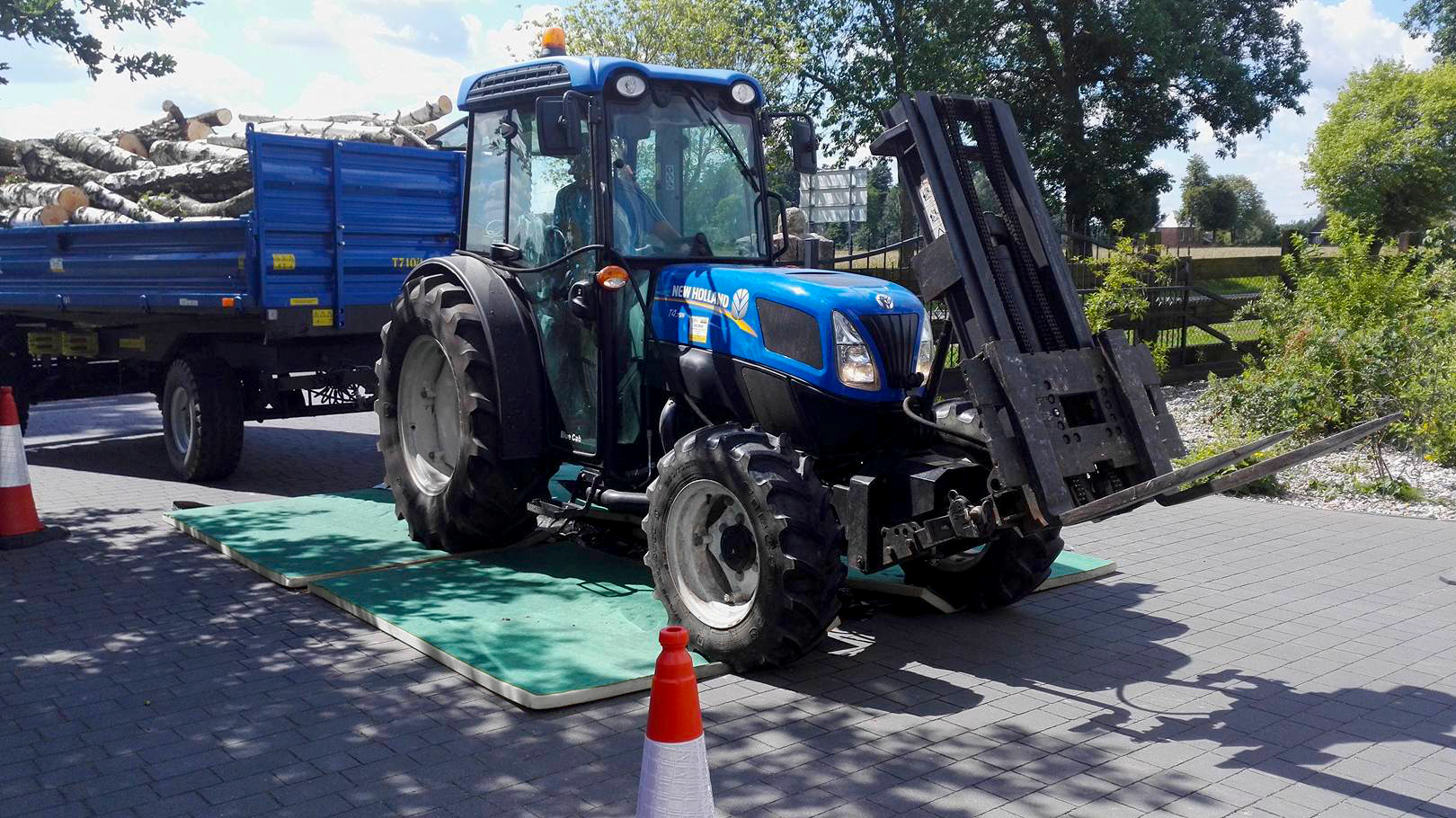 covor de dezinfectie pentru vehicule przejazdowa 5 cm pesan 2 Covor de dezinfecție pentru vehicule, set 2 buc., 120 x 400 x 5 cm | Przejazdowa | PEsan - Magazin Online Unilift Serv Covor de dezinfecție pentru vehicule, set 2 buc., 120 x 400 x 5 cm | Przejazdowa | PEsan - imagine 2